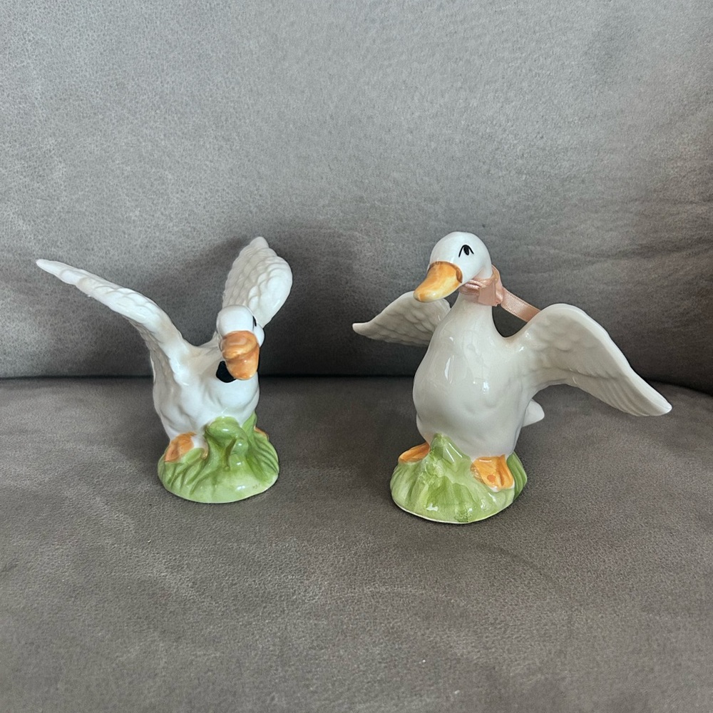50%offw❤️ Vintage Pair of Bone China Ducks HG 64